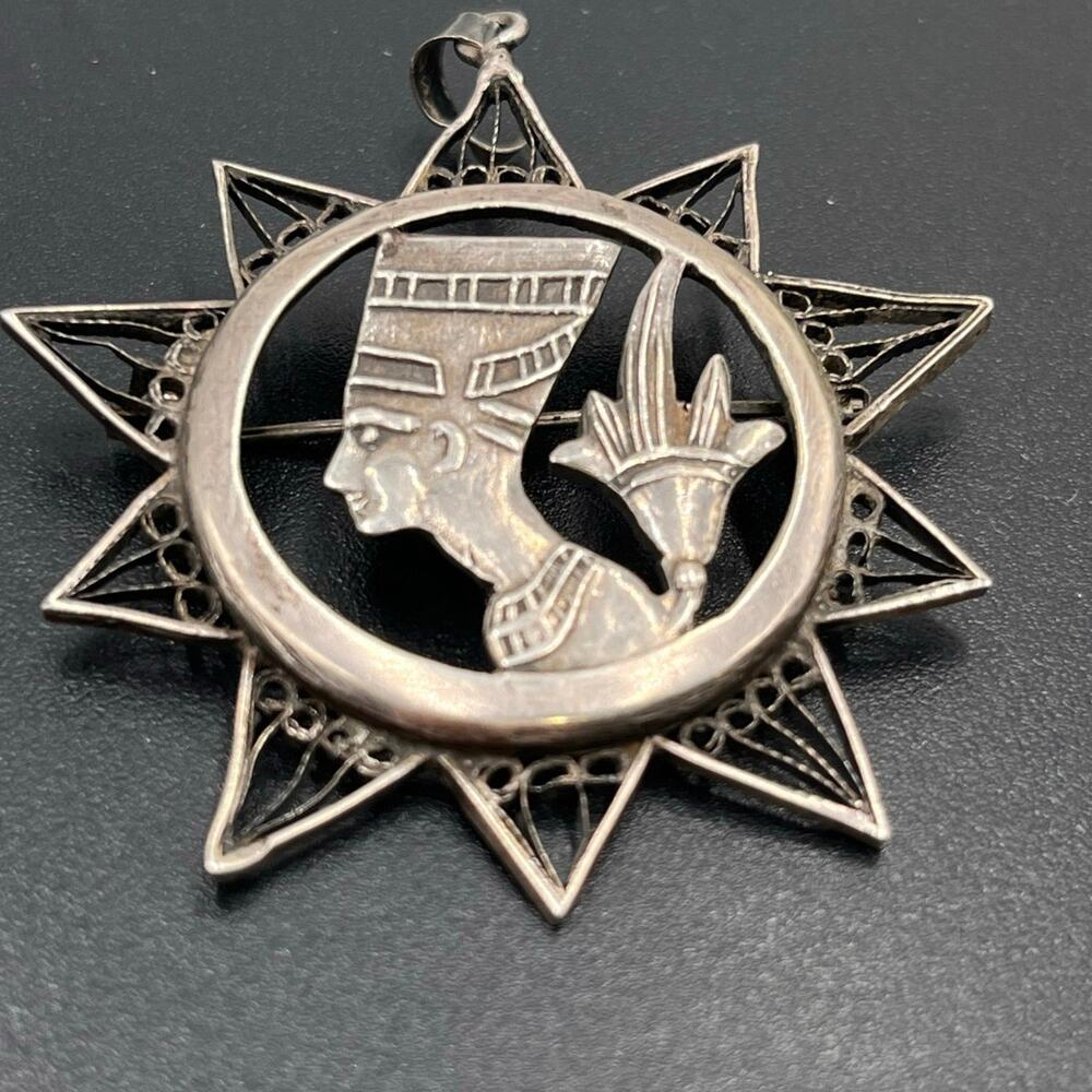 Designer Y Signed Nefertiti Art Deco Egyptian Revival‎ Filigree Brooch Pendant